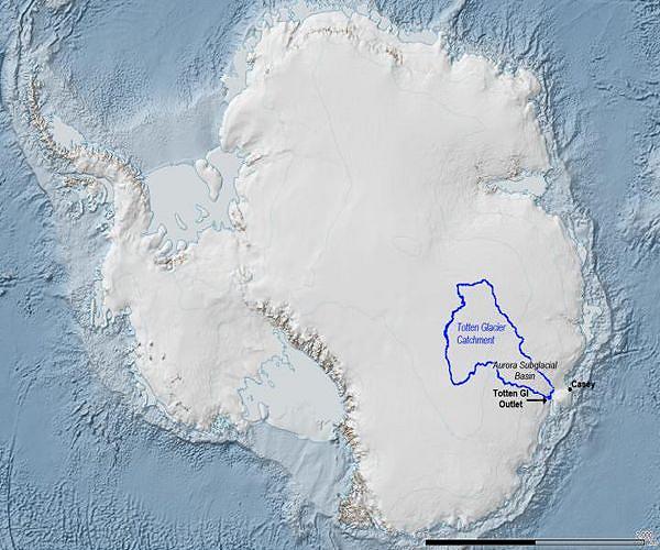 Large semi-stationary eddies whip warm water toward melting East Antarctic ice shelf