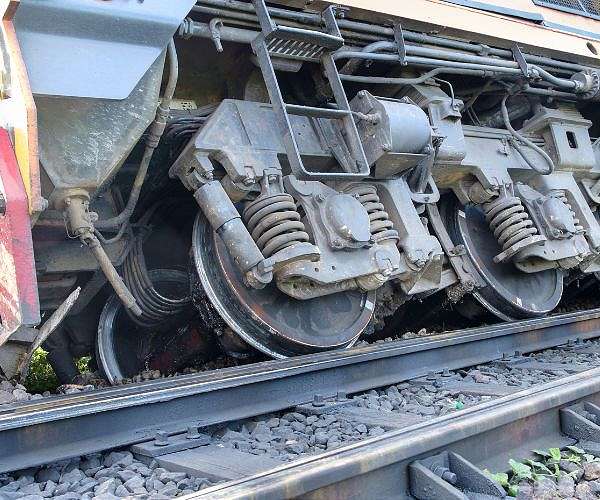 Kentucky train derailment spills molten sulfur, prompts evacuations