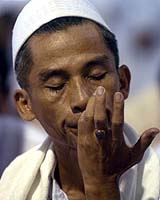 Indonesia Plans Post-Tsunami Population Census To Help Pinpoint Death Toll