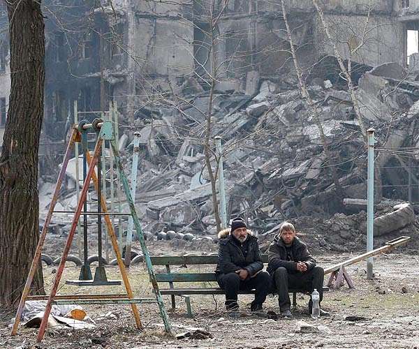 Putin has given up on conquering Kyiv; Villagers used as human shields