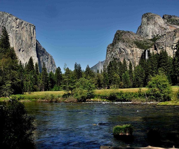 US National Park workers reckon with fear, anger after layoffs