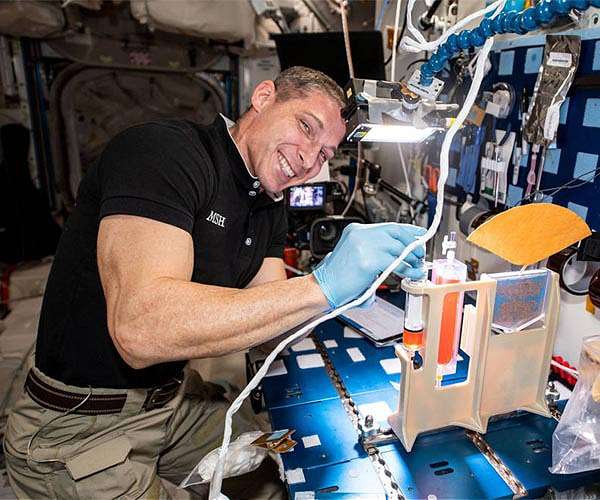 Project Examines How to Water Plants in Space