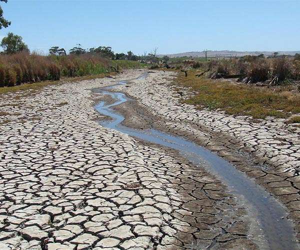 Lakes drying up leave Greeks in despair