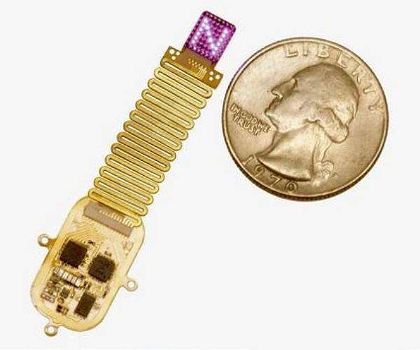 Wireless skull mounted device uses patterned light to send signals into the brain
