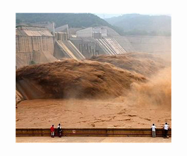 Chinese army warns dam battered by storms could collapse