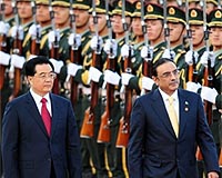 Pakistani, Chinese presidents meet in Beijing