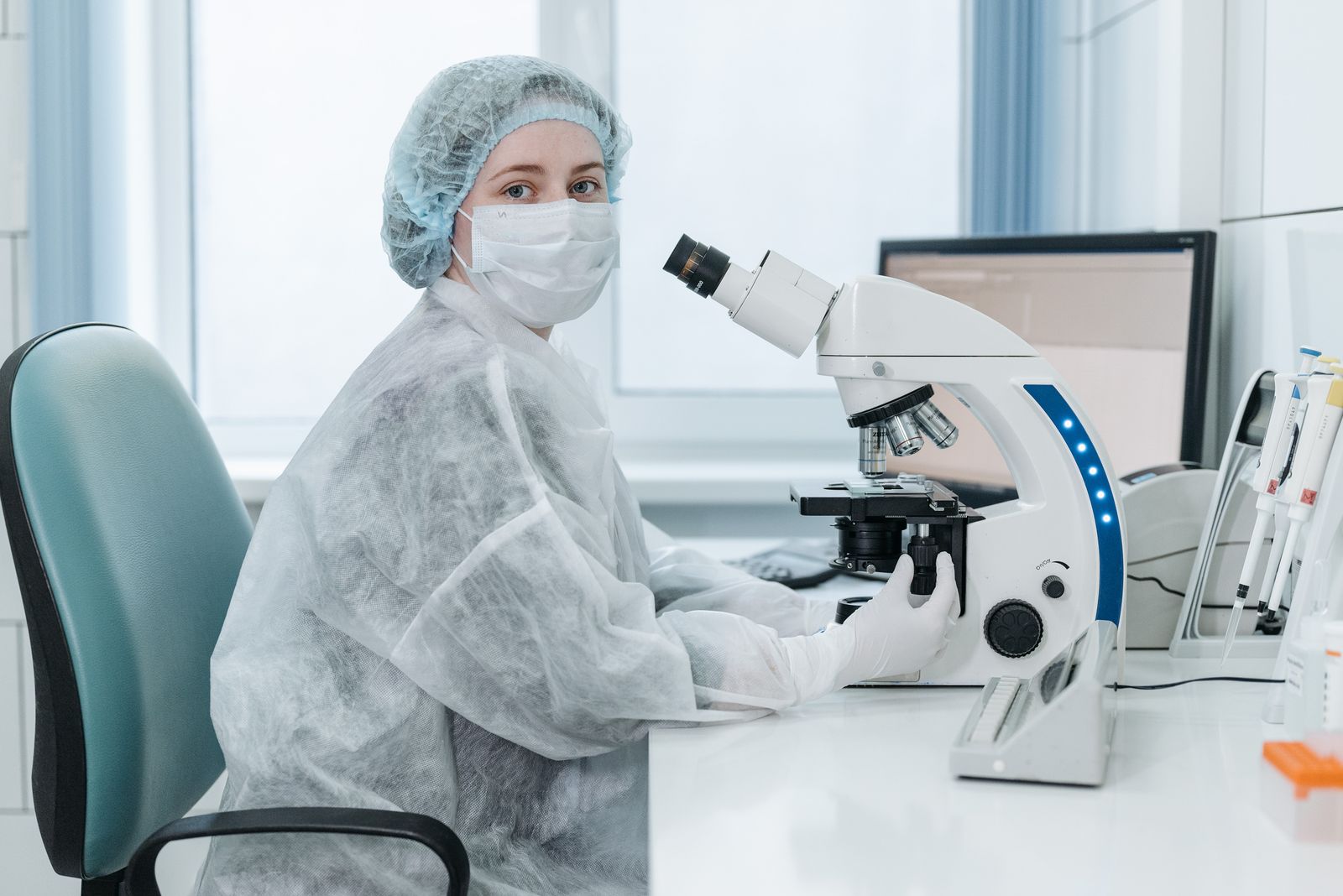 Rosalind Franklin laboratory portrait